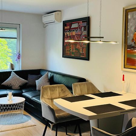 City Apartment Warna Exterior foto
