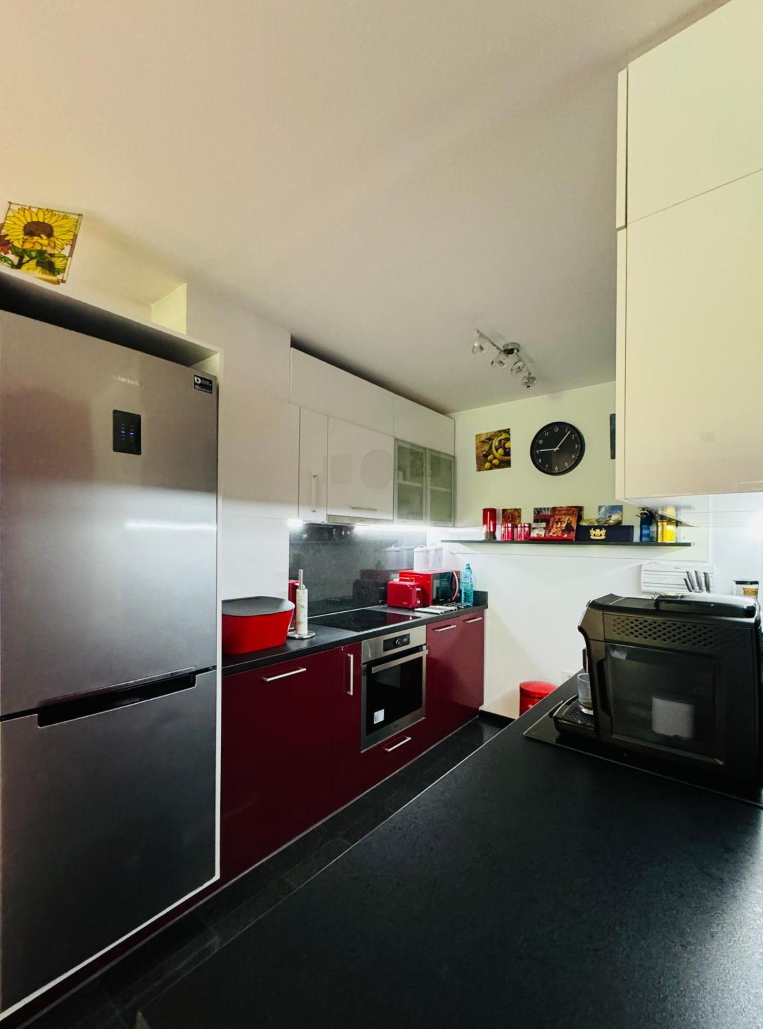 City Apartment Warna Exterior foto