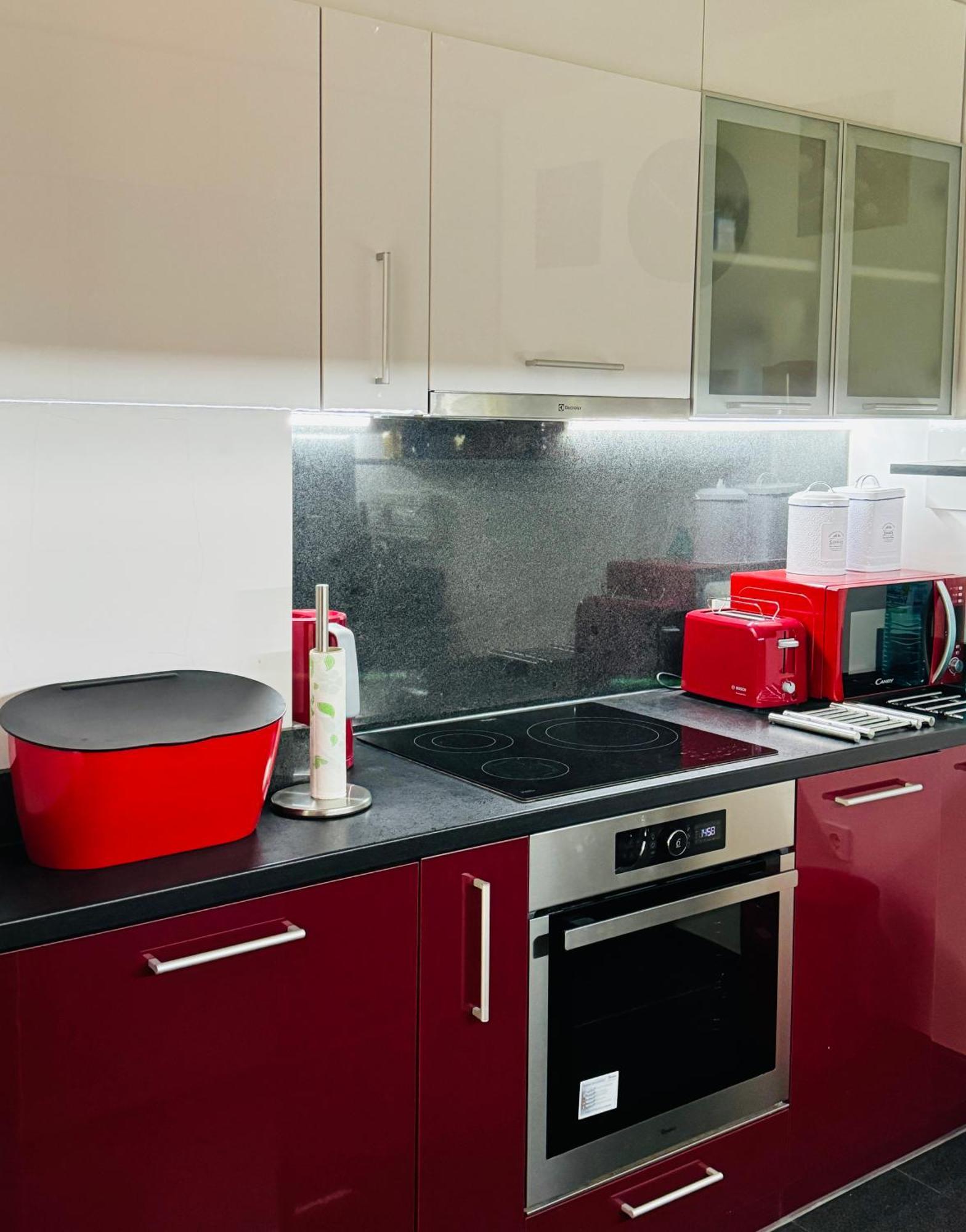 City Apartment Warna Exterior foto