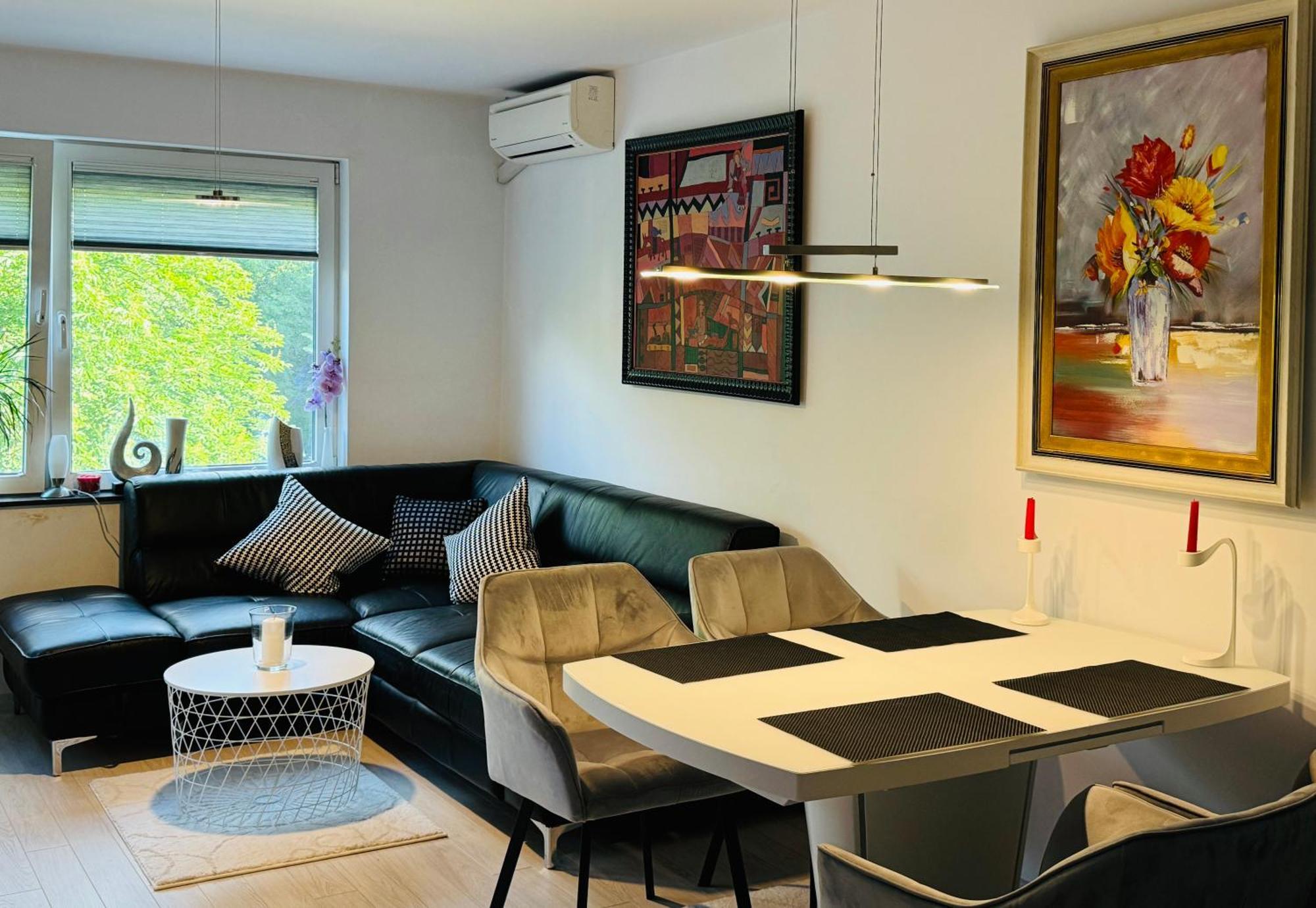 City Apartment Warna Exterior foto